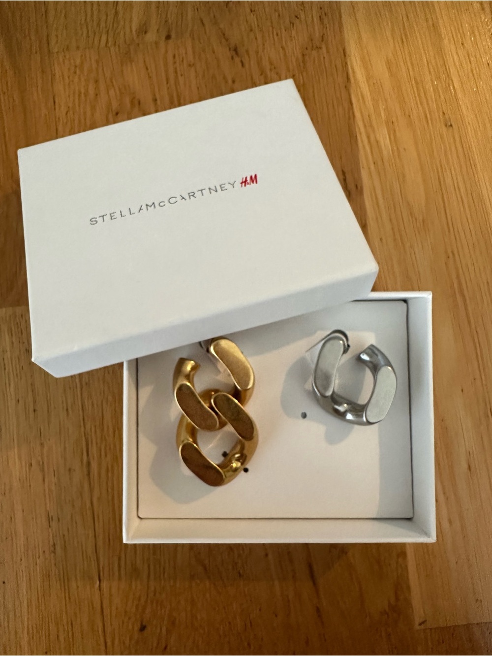 Stella McCartney x H&M two tone earrings - Picture 4 of 8